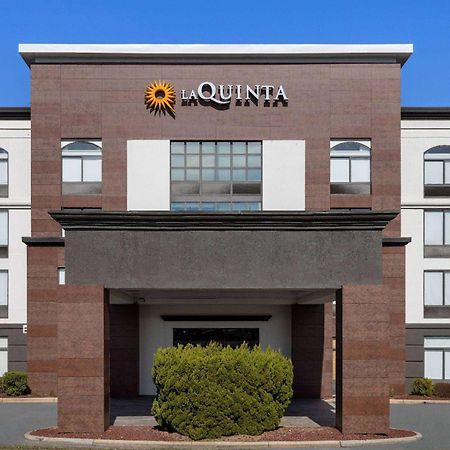 La Quinta Inn & Suites By Wyndham Mooresville Exterior photo