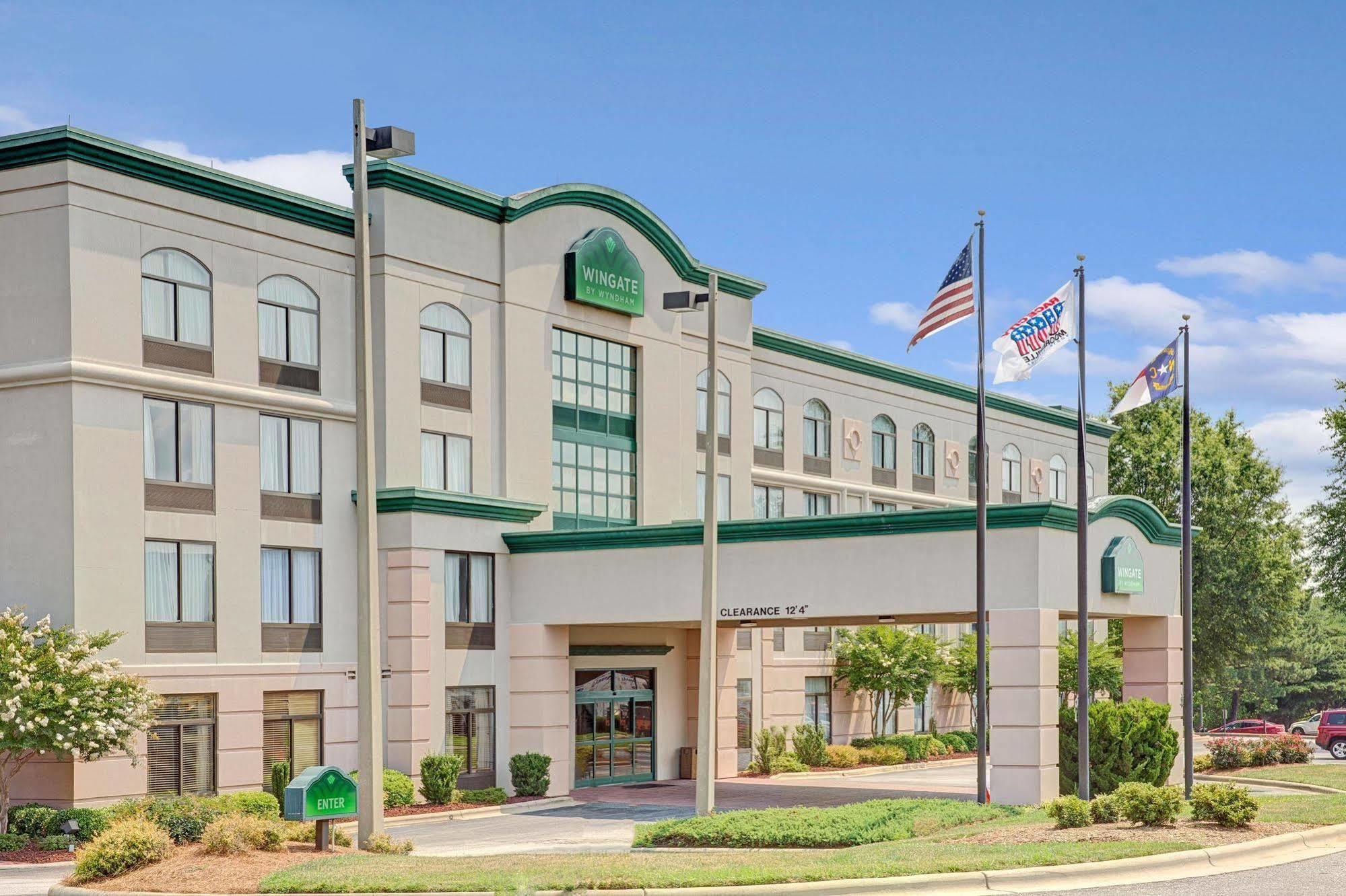 La Quinta Inn & Suites By Wyndham Mooresville Exterior photo