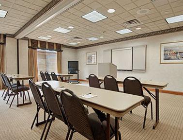 La Quinta Inn & Suites By Wyndham Mooresville Facilities photo